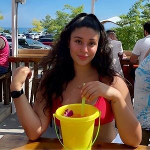 Meet your Posher, Sara